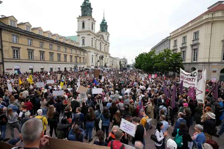 Polish lawmakers debate reforming strict abortion laws